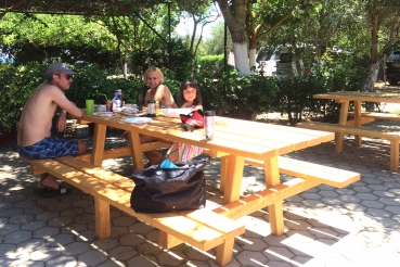 Κοινόχρηστα τραπέζια