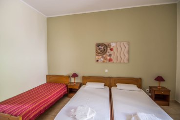 Δωμάτια (έως και 5 άτομα)